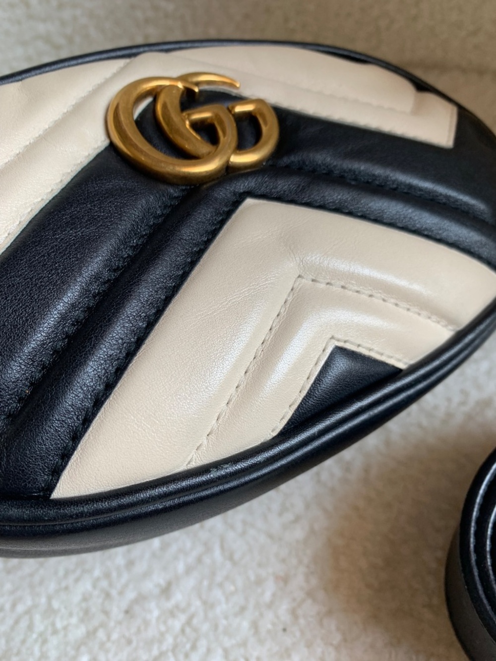 Gucci Calfskin Matelassé GG Marmont Belt Bag 85/34 Black White - Picture 4 of 15